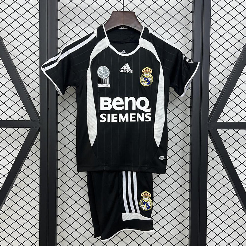 REAL MADRID II 06/07 CONJUNTO INFANTIL (RETRO)