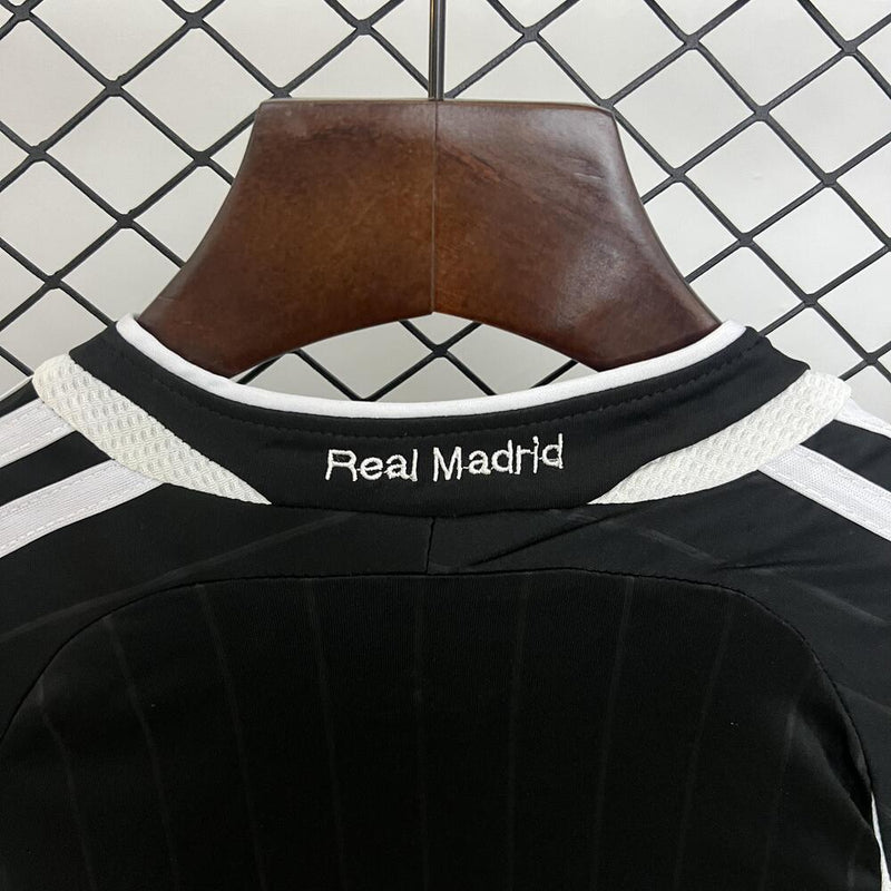 REAL MADRID II 06/07 CONJUNTO INFANTIL (RETRO)