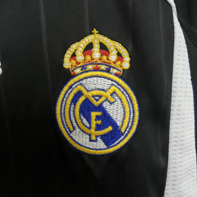 REAL MADRID II 06/07 CONJUNTO INFANTIL (RETRO)